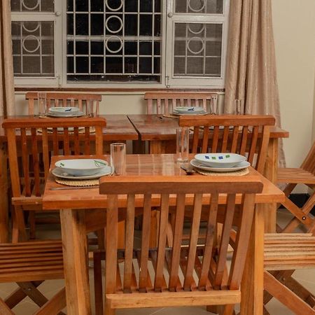 Miika Guest House Entebbe Eksteriør billede